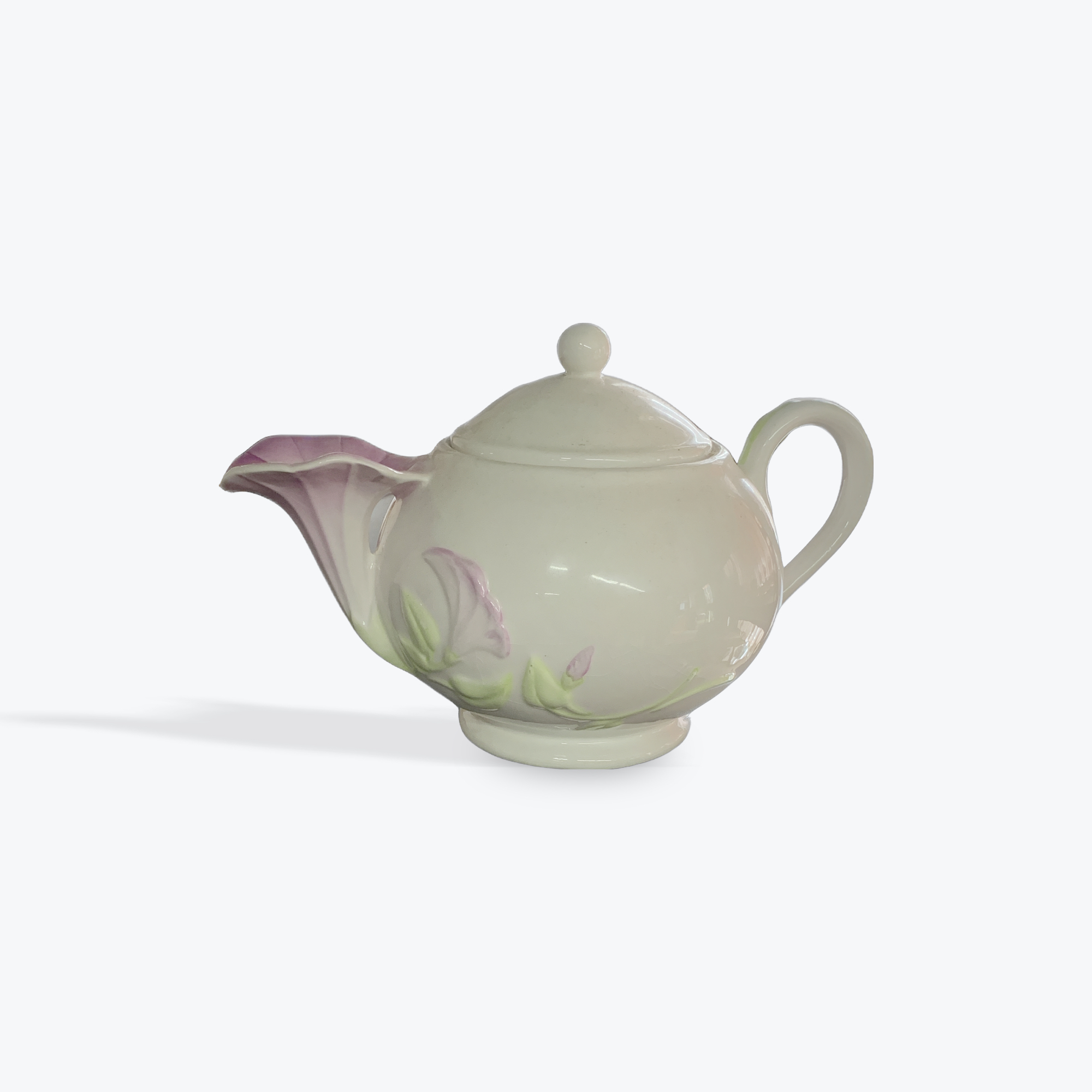 lily tea pot